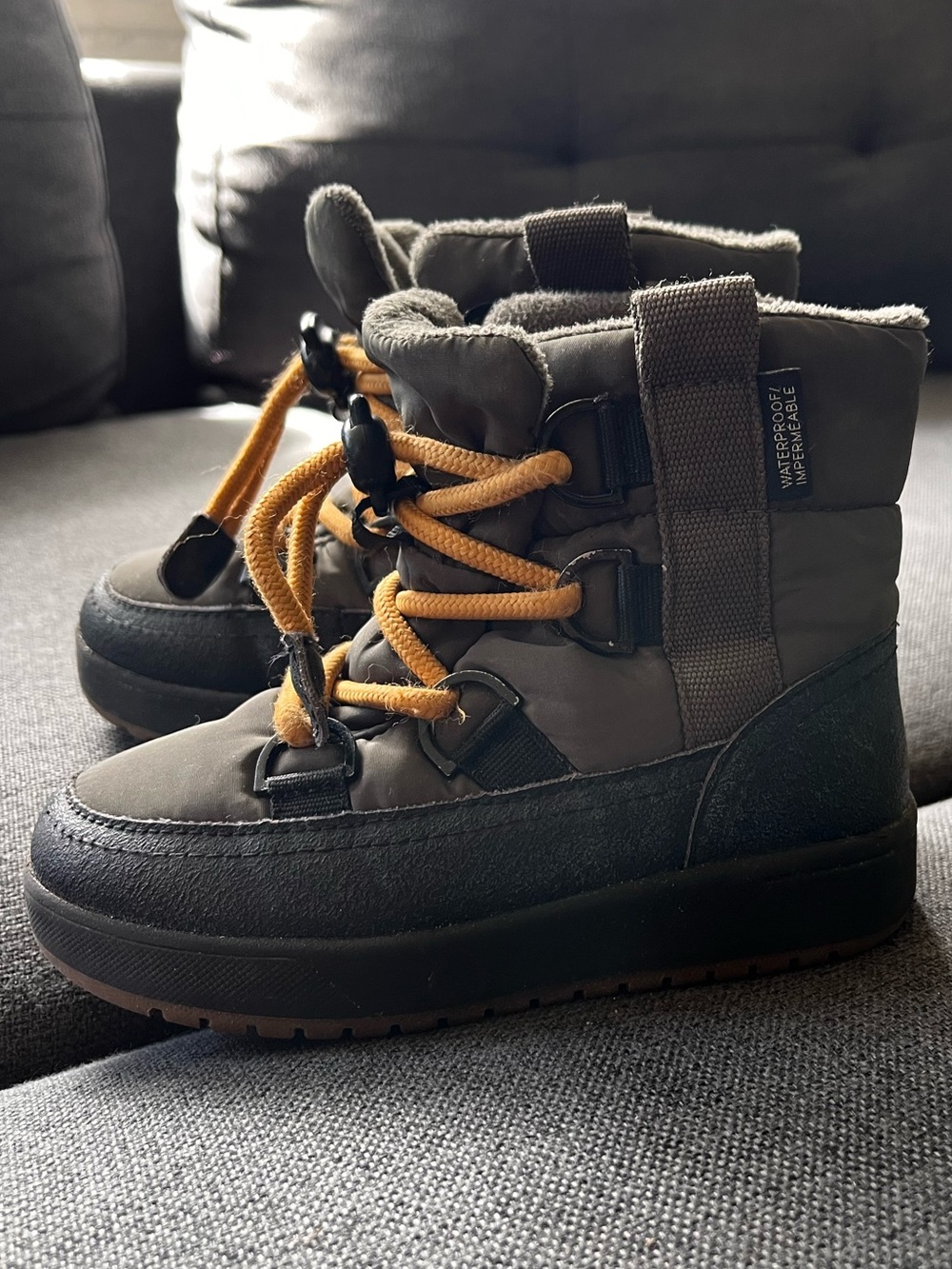 H&M Kids Waterproof Snow Boots Toddler size US 9 EU 26 Gray Orange Fleece Lined